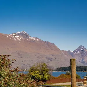 Lakeside Living - 1 Bedroom Alpine