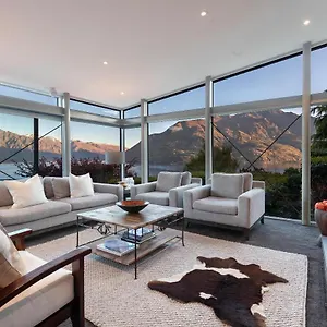 Remarkable Escape For 8 Queenstown