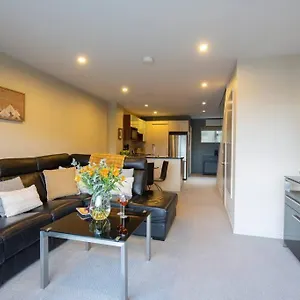 Apartment Remarkable Apt- Pet Friendly- Views- Garage Queenstown