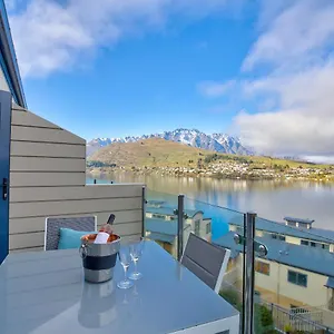 Water Views - Queentown Townhouse *