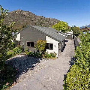 Riverside Three Bedroom - Remarkable Views Queenstown