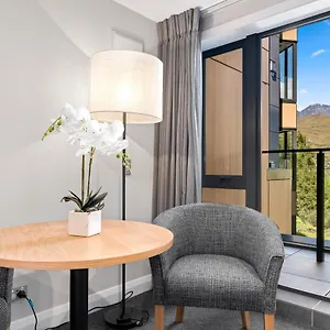 Apartment Lovely Lakefront Unit With View