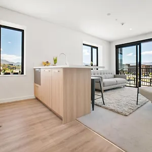 Apartment Toru Floor - Brand New & Convenient