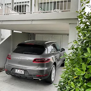 Casa Vista By Amazing شقة كوينستاون