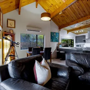 Kereru Cottage, Cosy Log Cabin, Serene & Mountain Views * Queenstown