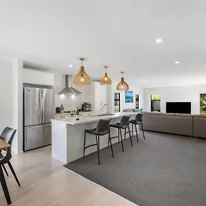 Remarkable Mountain View - 4 Bedroom Σπίτι διακοπών Κουίνσταουν