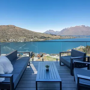 Villa Sky A- Free Parking- Gas Fire- Garage- Ac Queenstown