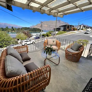 Moon House * Queenstown