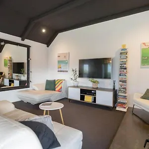 펜션 Stylish 2 Bedroom With Great Garden And Bath *