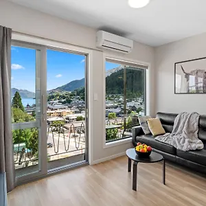 Location - 2 Bedroom Aptmt With View 아파트 *
