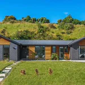 Luxury & Modern Living & Κουίνσταουν