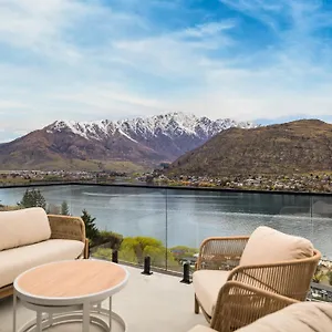 Warning Extreme Views 4 Bed 3 Bath Luxury *