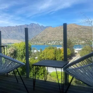 Gorgeous Views, 2 Bed Beechwood Apartment! Apartment