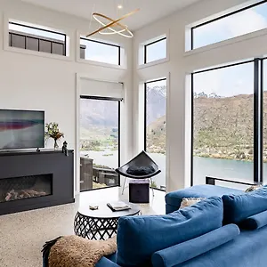 Sky B- Free Parking- Gas Fire- Garage- Ac 빌라