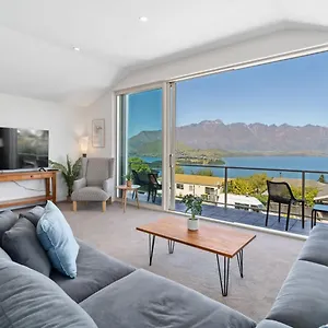 Spectacular Views Large 3-bedroom House