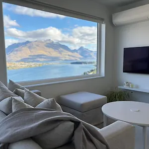 Takitimu Villa, Remarkables View *