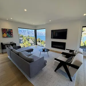 Remarkable Lakeview Escape Casa de Férias Queenstown