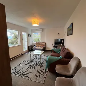 Retro Cosy Unit With Views And Patio Walk To Town