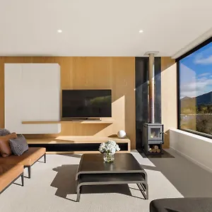 Modern Muse * Queenstown