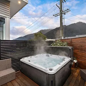 Holiday home Centrally Located - Hot Tub & Amazing Outside Area Queenstown