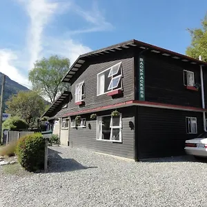 Alpine Hostal *