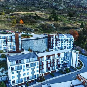 Village Hotel apartamentowy 4*