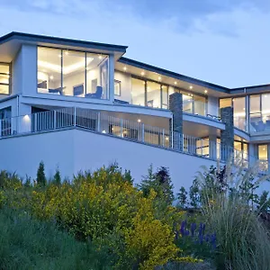 Villa Lake Views At Aspen House By Amazing Accom Queenstown