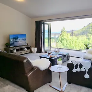 Closeburn Lakeview House Homestay