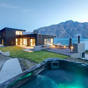 Altitude Luxury By Sothebys Luxury Homes Κουίνσταουν