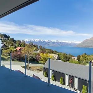 Villa Gemini Lakeview Villa *
