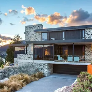 Wakatipu Heights *