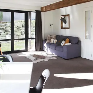 Sunny Lakeside Haven Casa vacanze