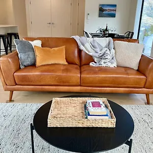 Vakantiehuis Modern & Bright Hillside - Walk To Town! Queenstown
