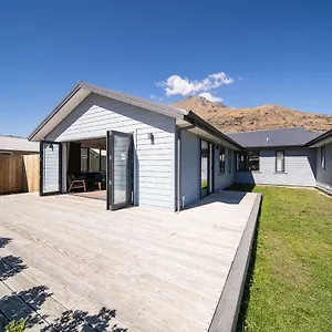 Villa Remarkable Alpine Mountain View House Queenstown