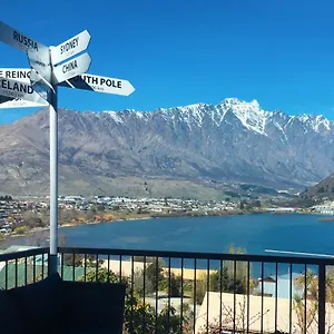 The Embassy * Queenstown